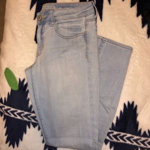 american eagle light wash super stretch jeggings